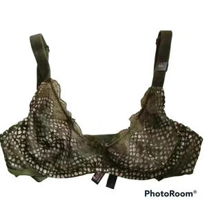 Forest green lace under wire Victoria secret  bra size 32c